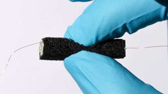 mekana baterija napravljena od drveta