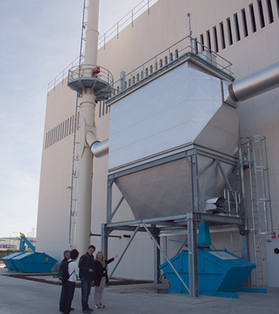 ...a tu su i sistem za pročišćavanje dimnih gasova..