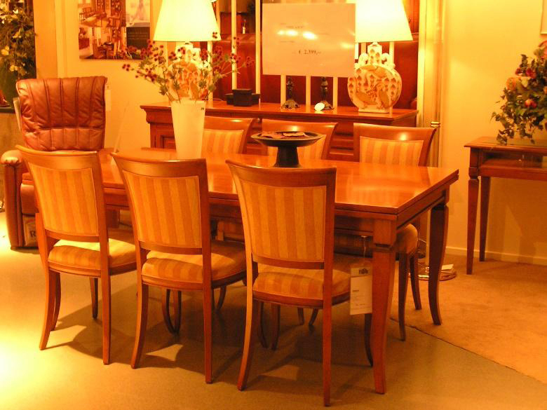 Trpezarijski nameštaj od masivnog drveta