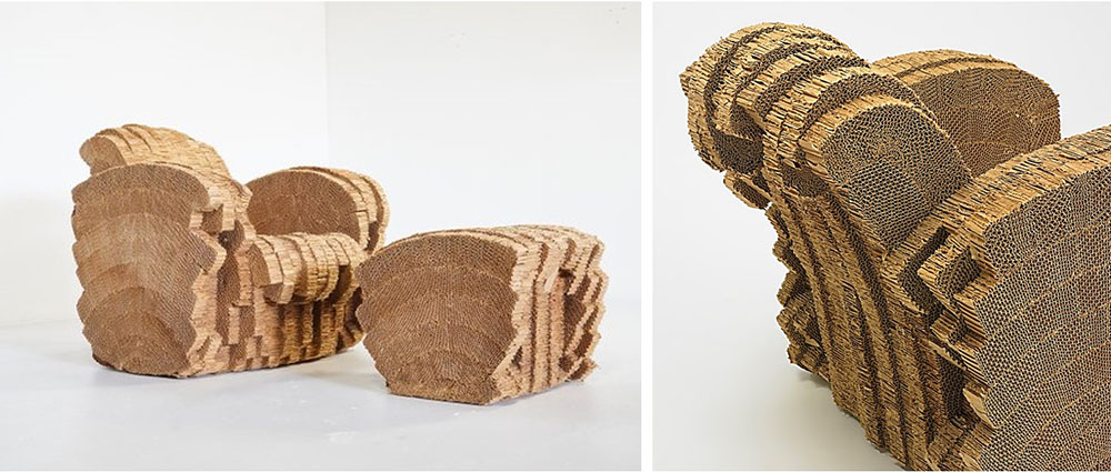 Iako je nastala 15-tak godina posle serije Easy Edges, fotelja Little Beaver je prvi Gerijev komad nameštaja koji je proizveden u kompaniji Vitra. Ovaj dizajn inspirisan je njegovom fascinacijom sirovim ivicama rebrastog kartona, koje je smatrao i estetski intrigantnim i strukturalno održivim.