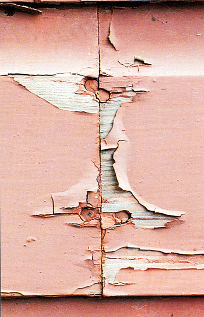 Pigmentirani premazi inicijalno propadaju na krajevima dasaka, zbog čega je njihova zaštita neophodna