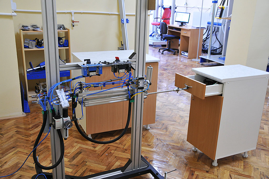 Uređaj za kontrolisanje fioka