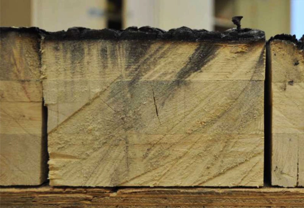 Ugljenisani sloj formiran na CLT (Cross Laminated Timber) nosaču