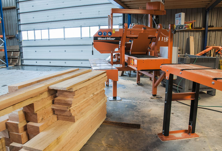 Jeftina i ekonomična mašina za izradu paletnih elemenata Wood MIzer HR115